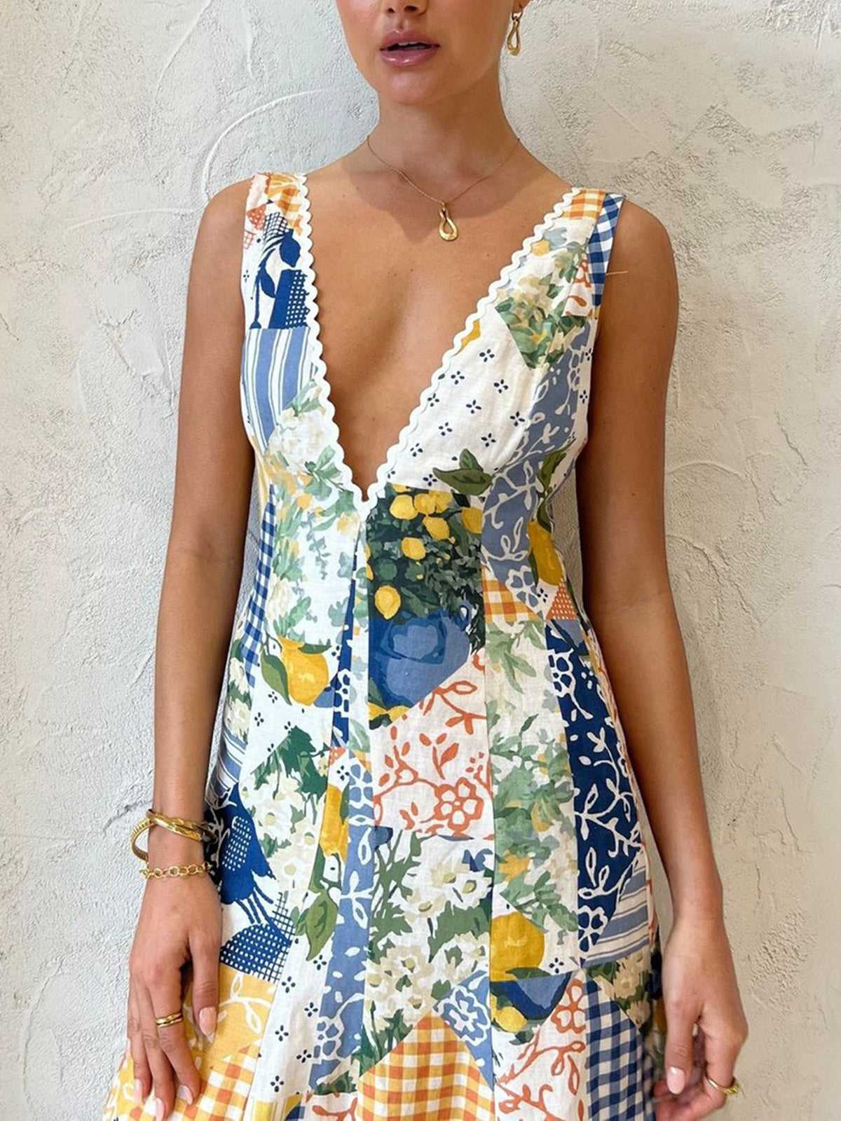 Madeline - Maxi Dress – multicolor patchwork print – close-up detail