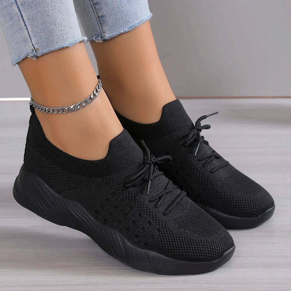 Elizabeth - Breathable Everyday Sneaker