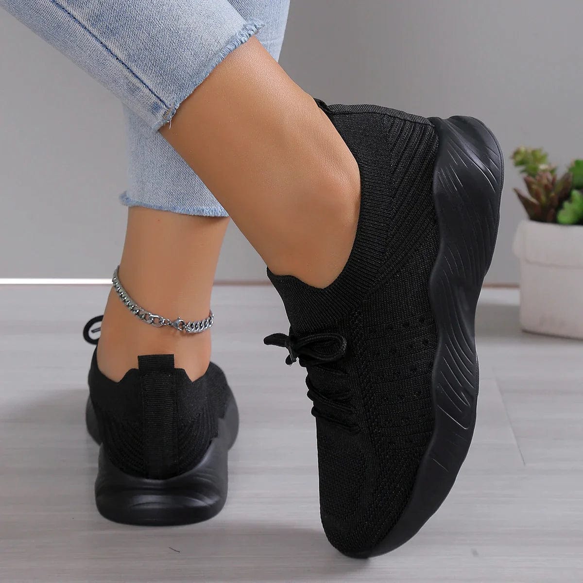 Elizabeth - Breathable Everyday Sneaker