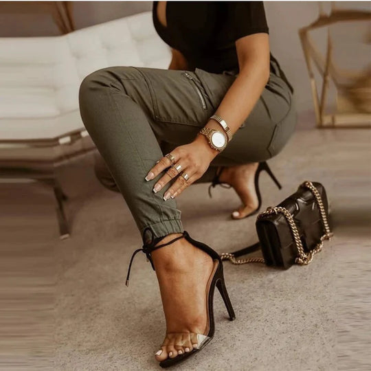 Phoebe - High-Waisted Cargo Jeans
