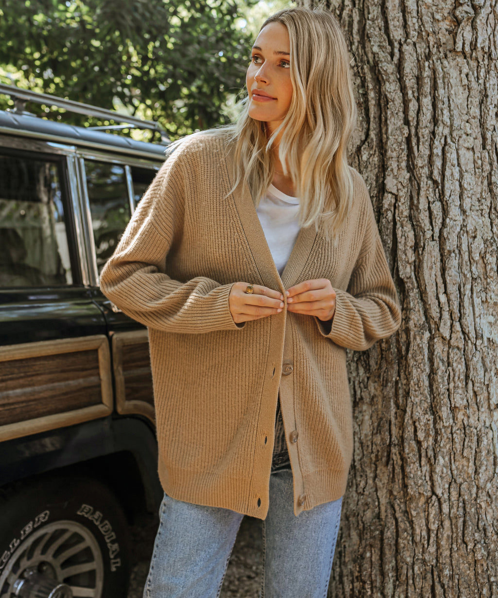 Freya - Elegant Cardigan
