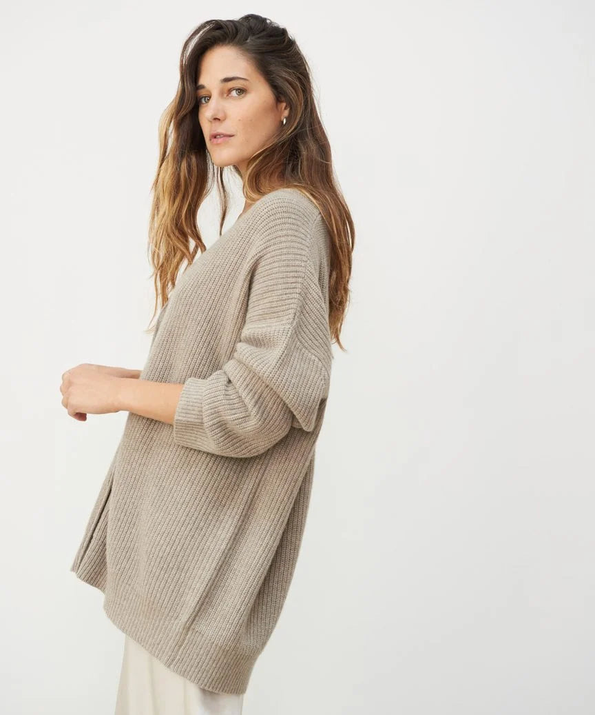 Freya - Elegant Cardigan