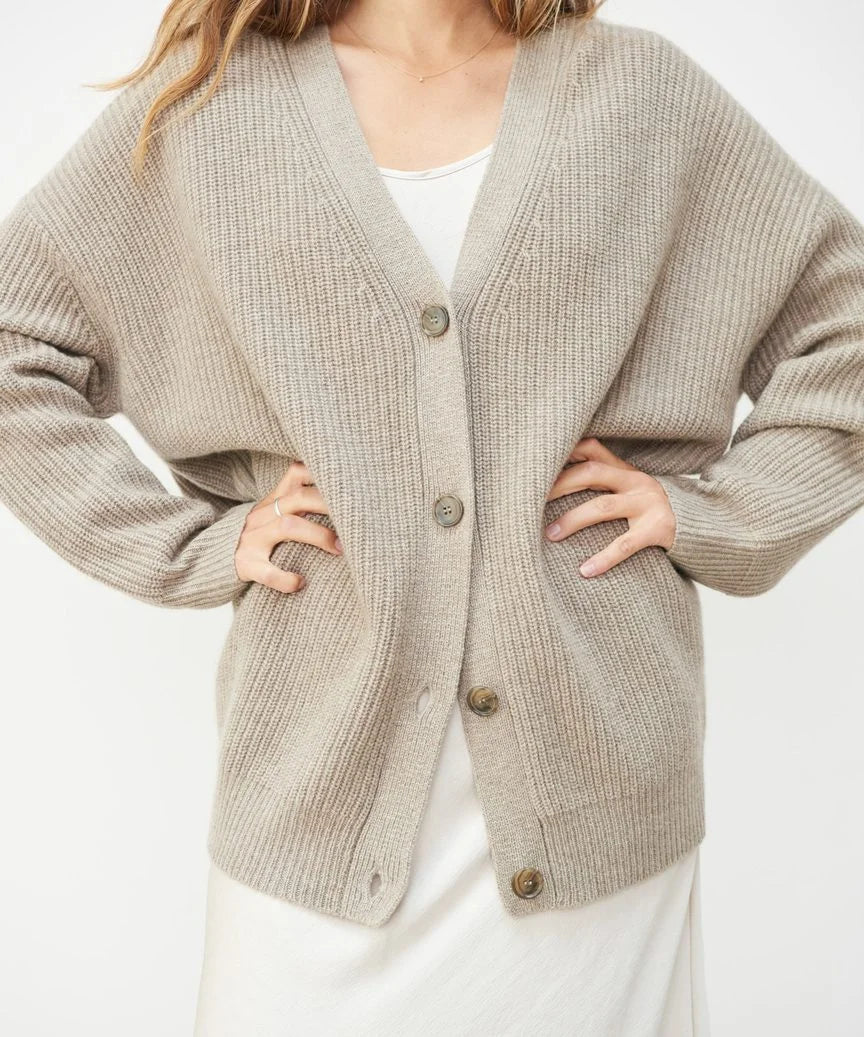 Freya - Elegant Cardigan