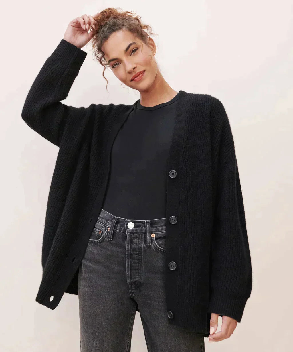 Freya - Elegant Cardigan
