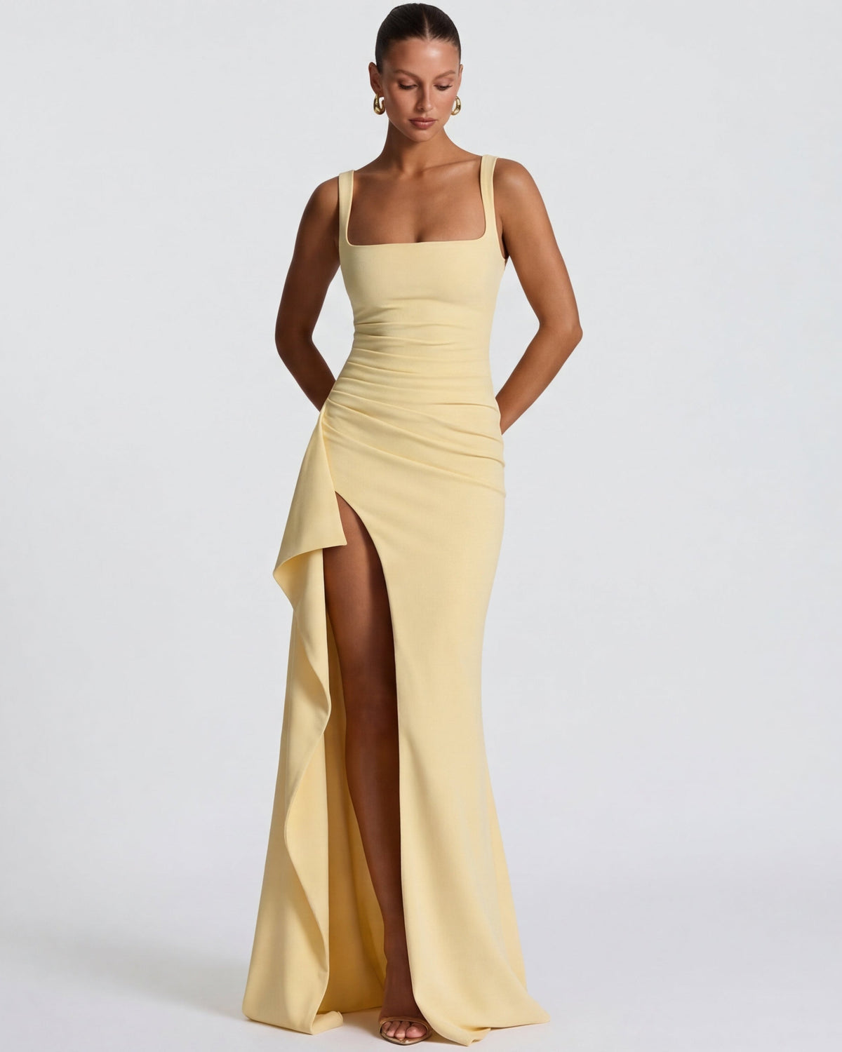 Daniela Maxi Dress in light yellow - front