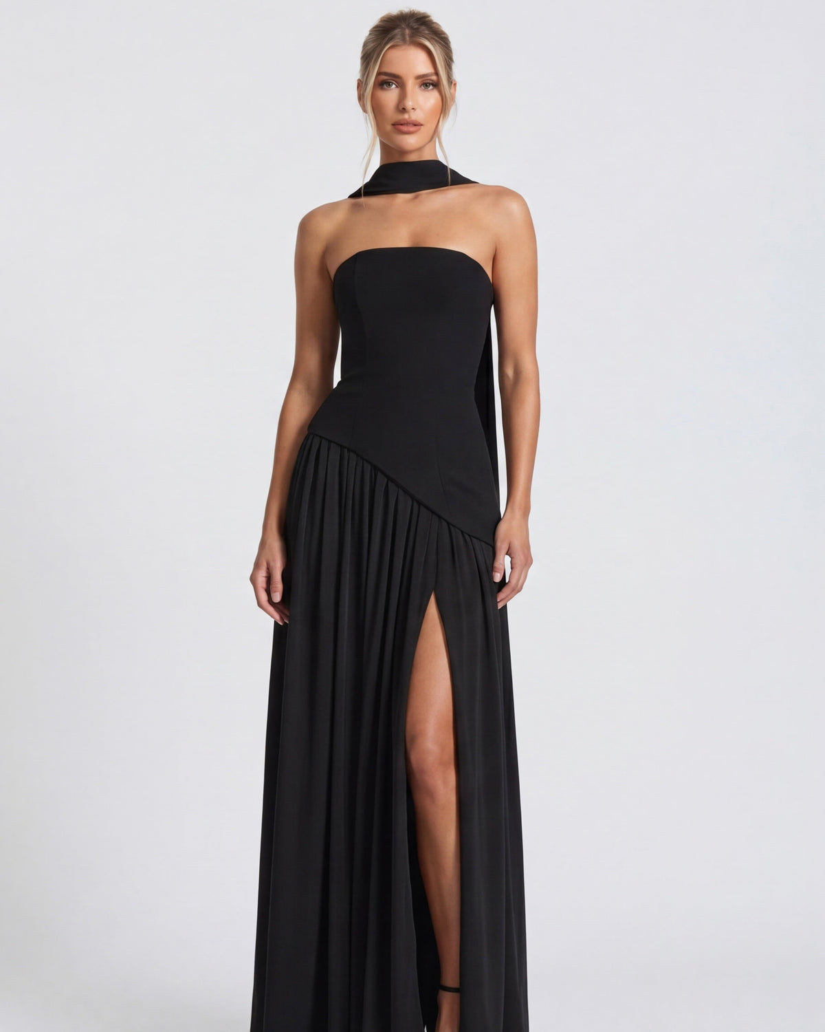 Ariadne Maxi Dress in black - front