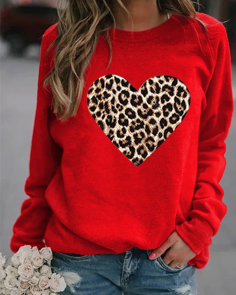 Clara - Sweater with Leopard Heart Print