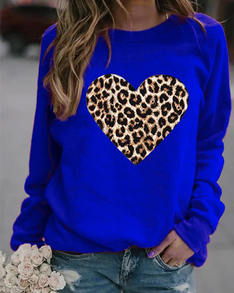 Clara - Sweater with Leopard Heart Print